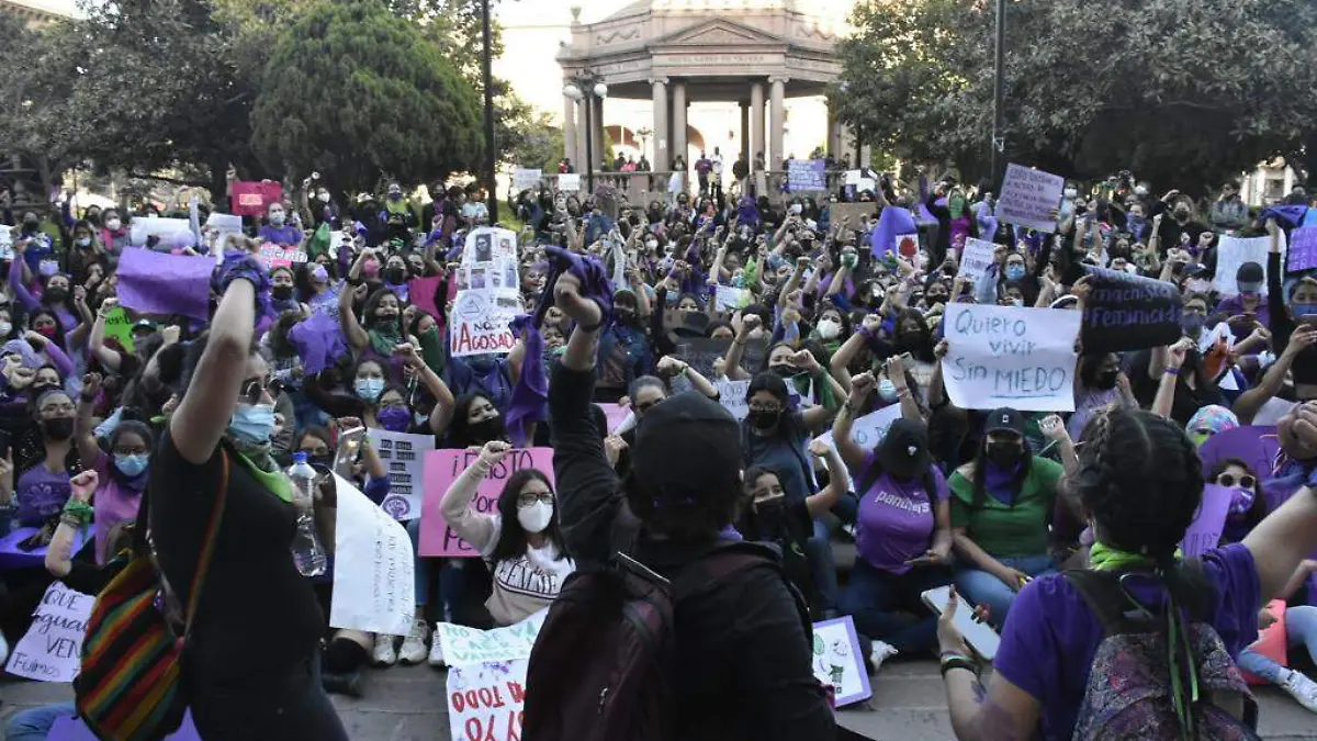 a todo pulmon marcha feminista feministas colectivo colectivos